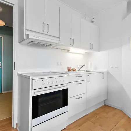 2 Bedroom Stunning In Lägenhet