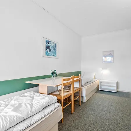 2 Bedroom Stunning In *